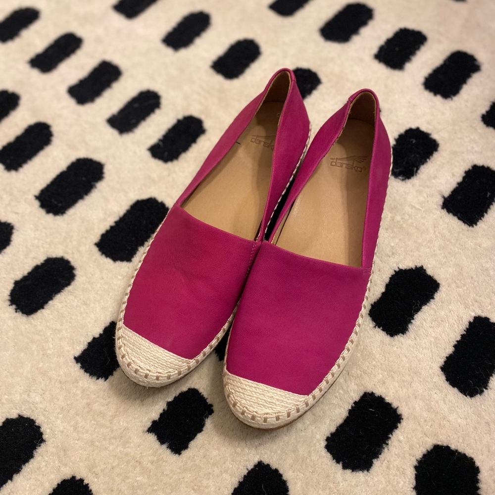 NWOT Dansko Leslie Espadrille size 40 (Size 9.5)